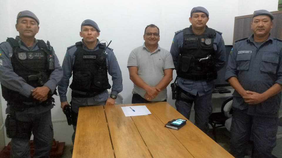 PREFEITO DIVINO ROCHA REÚNE COM O COMANDANTE DO 7º BATALHÃO